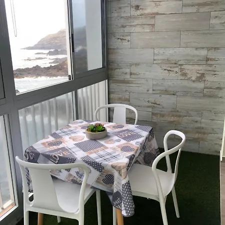 Apartamento Frente Al Mar Puerto de la Madera